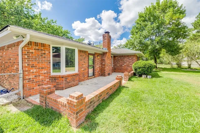 $2,100 | 104 West Moore Street, Bloomingdale, GA 31302