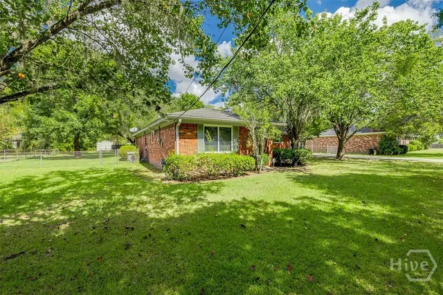 $2,100 | 104 West Moore Street, Bloomingdale, GA 31302