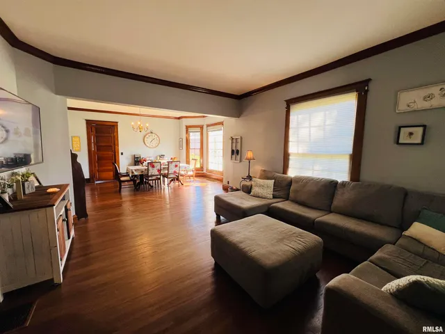 $154,900 | 734 South McKinley Street, Harrisburg, IL 62946