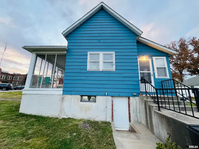 $154,900 | 734 South McKinley Street, Harrisburg, IL 62946