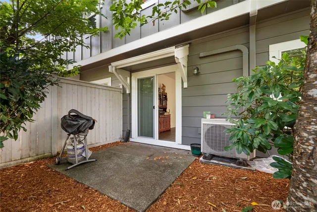 $324,950 | 5922 Illinois Lane Southeast, Unit A, Lacey, WA 98513