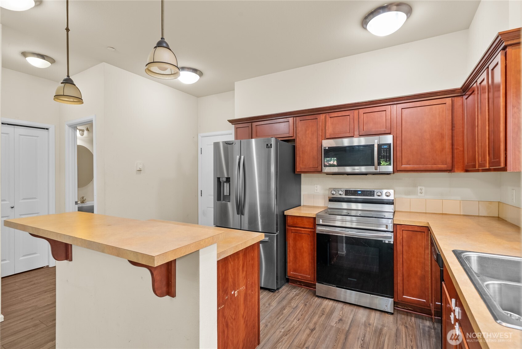 5922 Illinois Lane Southeast, Unit A Lacey, WA 98513 - Photo 2 of 19