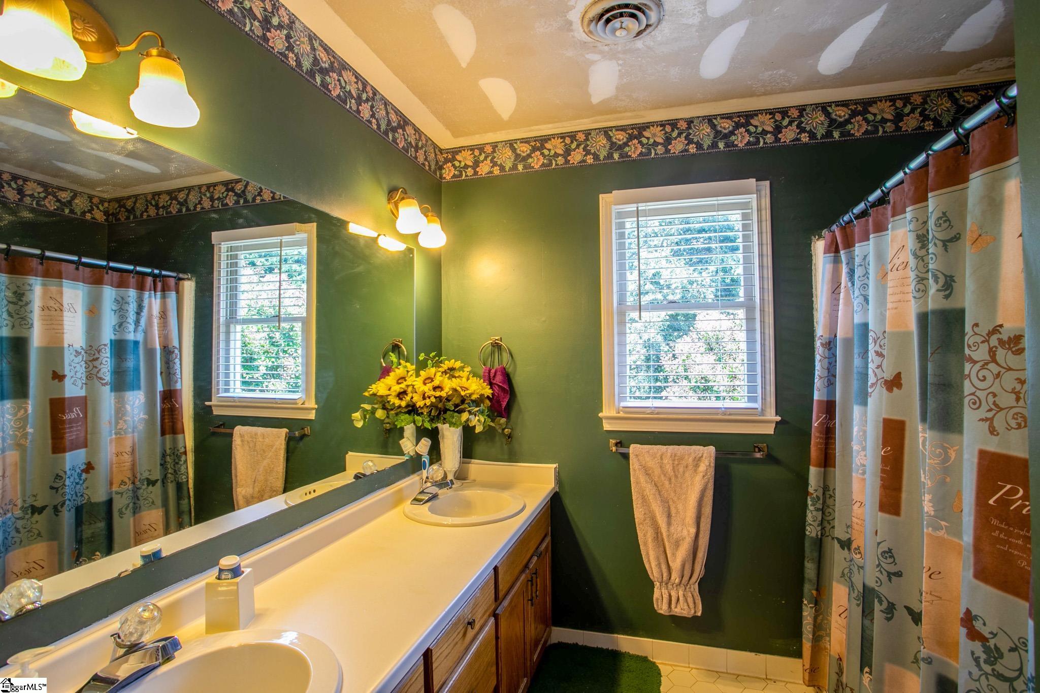 210 Foxhound Road Simpsonville, SC 29680 - Photo 13 of 27 Gallery Image 13