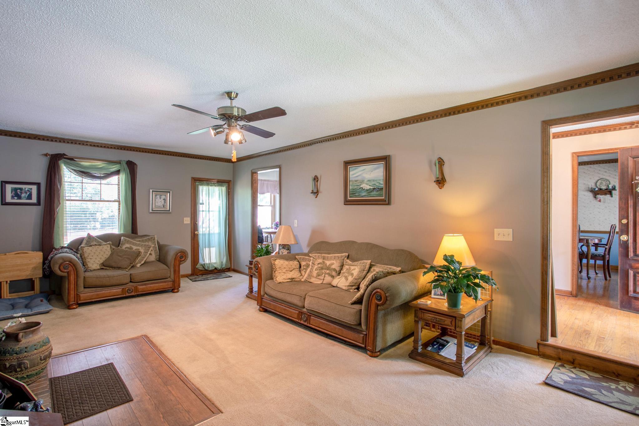 210 Foxhound Road Simpsonville, SC 29680 - Photo 3 of 27 Gallery Image 3