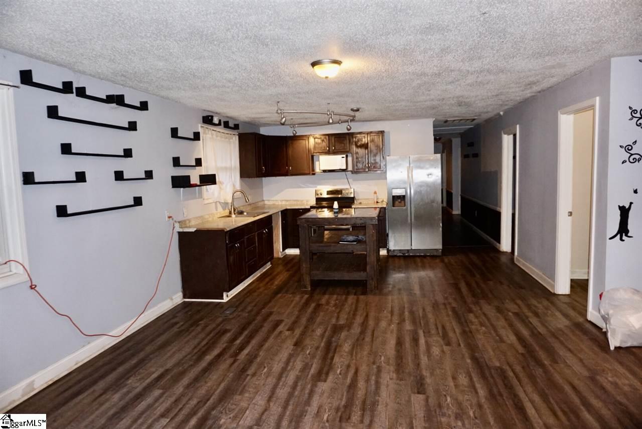 397 Old Farrs Bridge Road Greenville, SC 29611 - Photo 3 of 15 Gallery Image 3