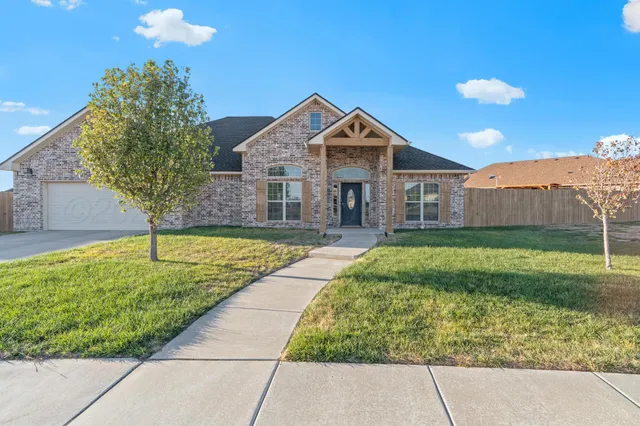 $355,000 | 18 Canyon E Parkway, Canyon, TX 79015