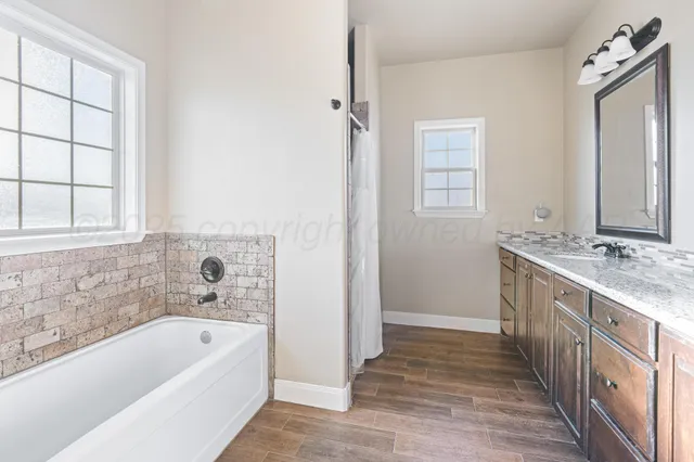 $355,000 | 18 Canyon E Parkway, Canyon, TX 79015