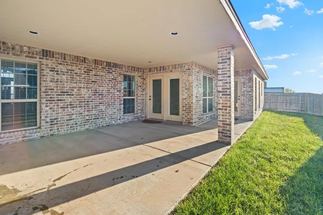 $355,000 | 18 Canyon E Parkway, Canyon, TX 79015