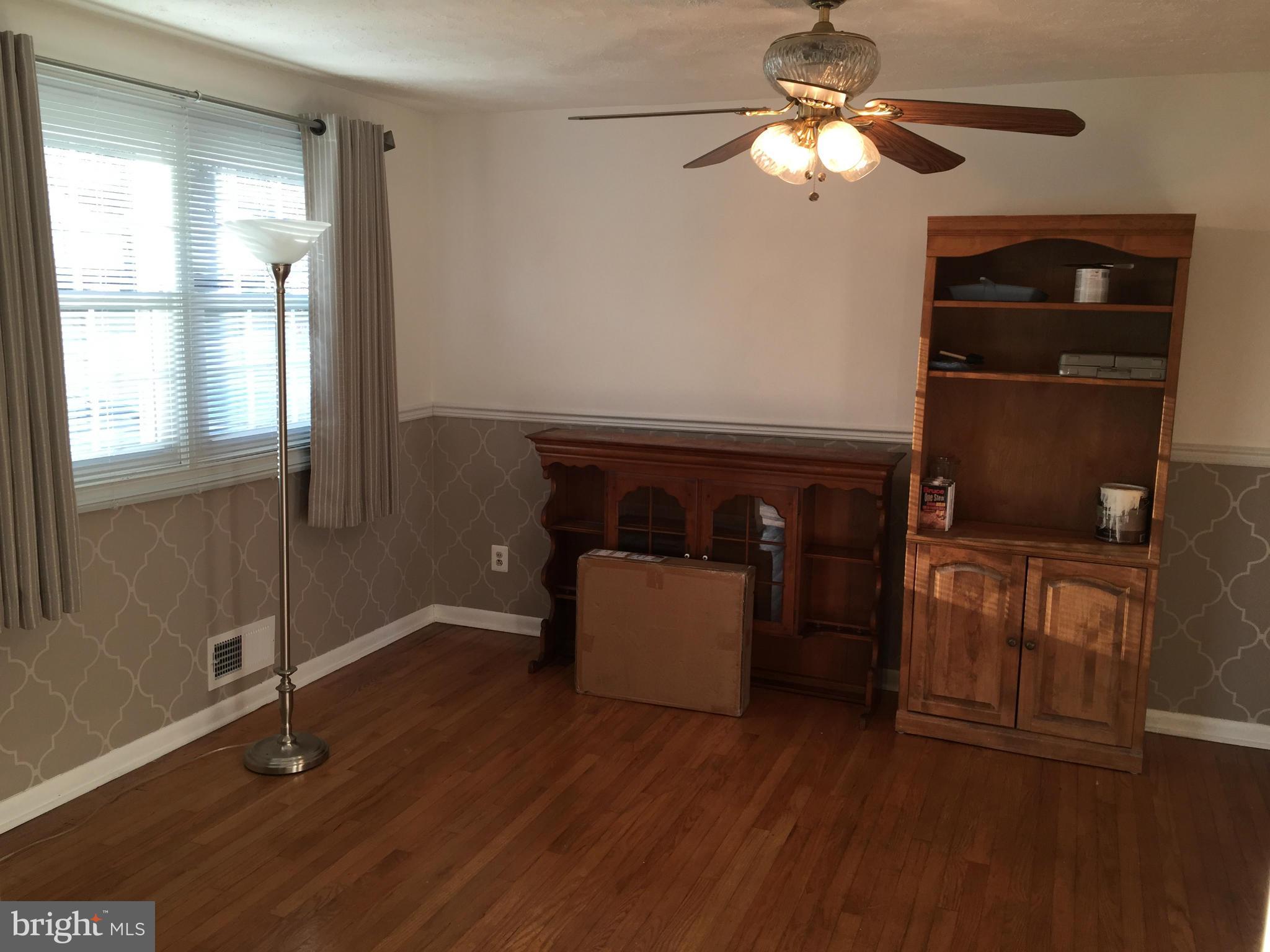 8635 Delegge Road Baltimore, MD 21237 - Photo 14 of 27 Dining Room
