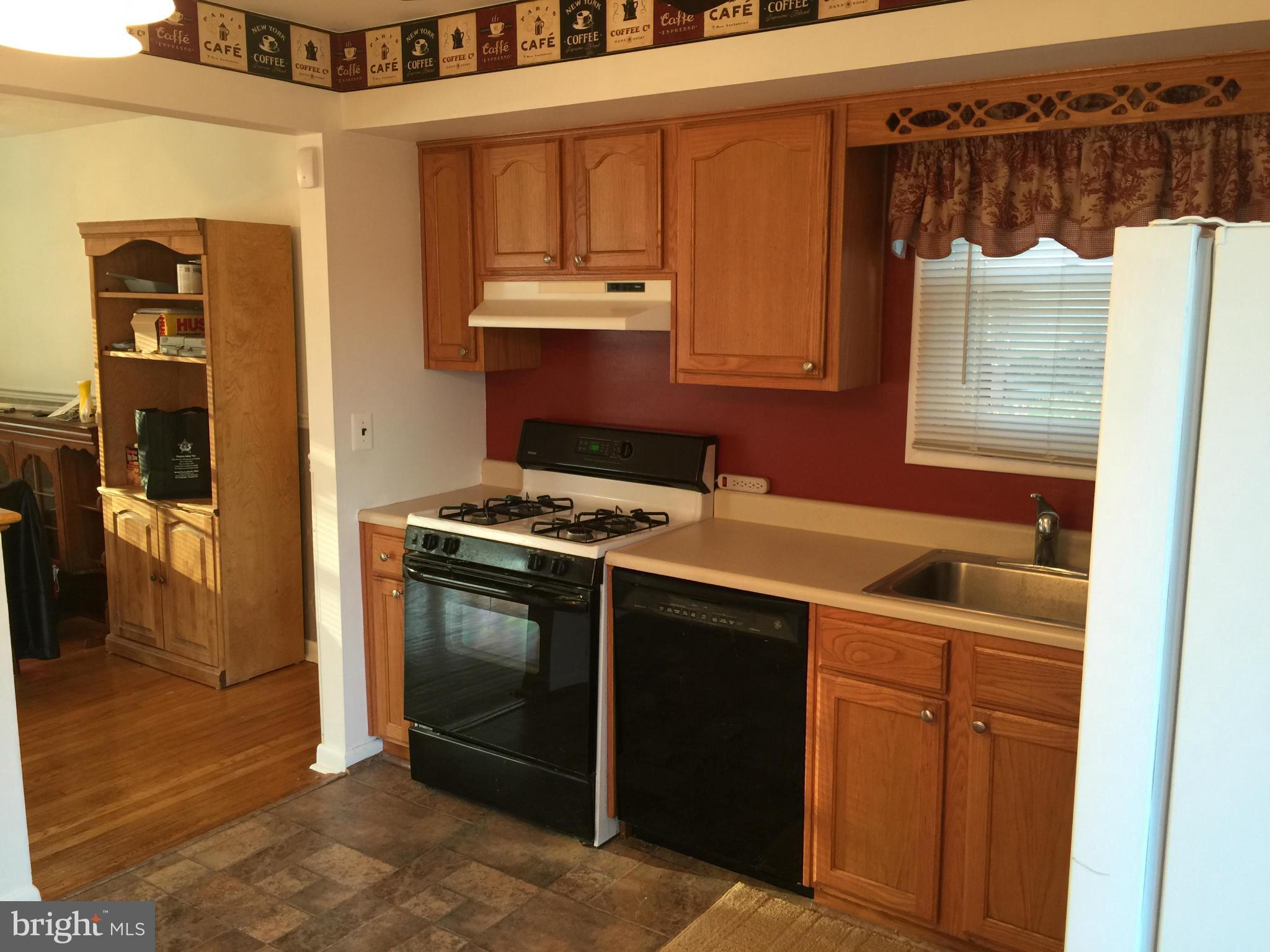 8635 Delegge Road Baltimore, MD 21237 - Photo 17 of 27 Kitchen