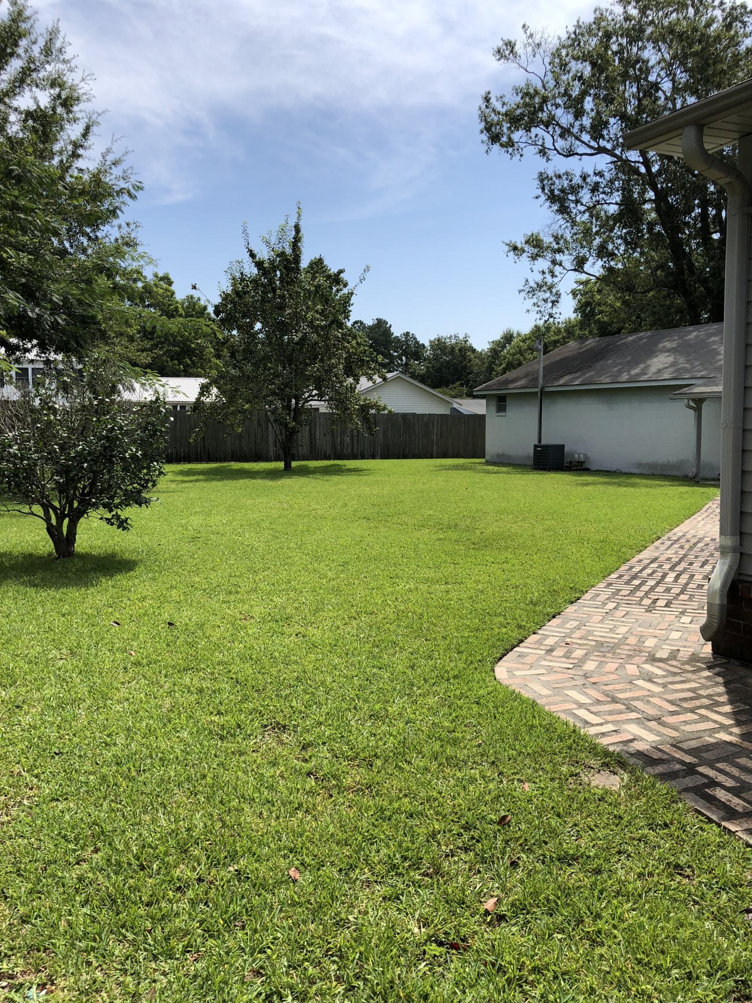 8962 Powell Road North Charleston, SC 29406 - Photo 6 of 27 bkyd