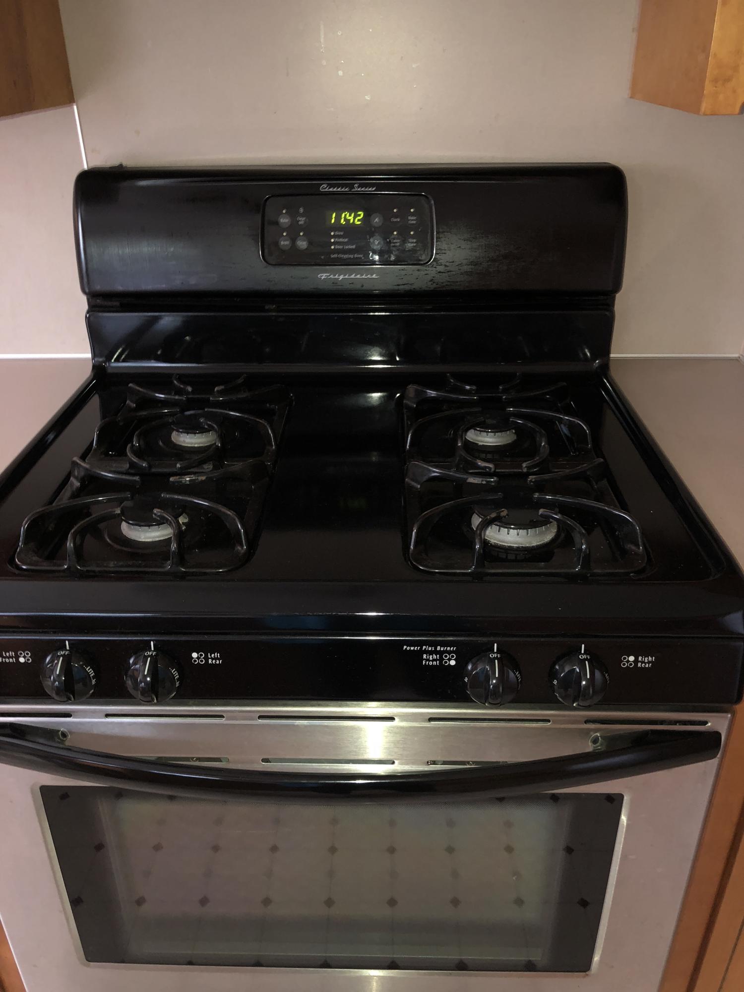 8962 Powell Road North Charleston, SC 29406 - Photo 10 of 27 gas stove