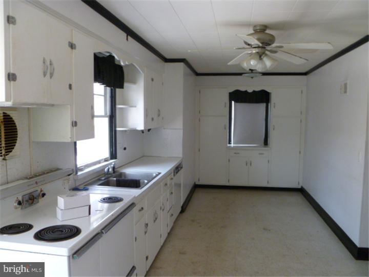 810 Center Road Womelsdorf, PA 19567 - Photo 2 of 6 Gallery Image 2