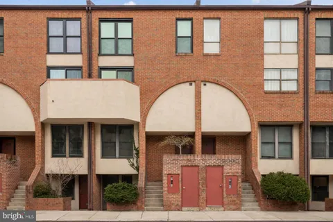 $650,000 | 214 North 22nd Street, Unit 9B, Philadelphia, PA 19103