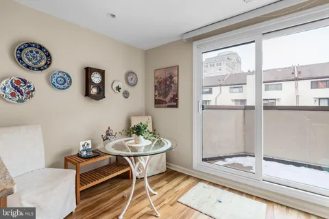 $650,000 | 214 North 22nd Street, Unit 9B, Philadelphia, PA 19103