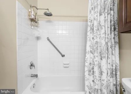 $650,000 | 214 North 22nd Street, Unit 9B, Philadelphia, PA 19103