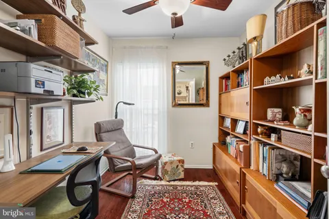 $650,000 | 214 North 22nd Street, Unit 9B, Philadelphia, PA 19103