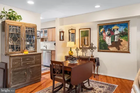 $650,000 | 214 North 22nd Street, Unit 9B, Philadelphia, PA 19103