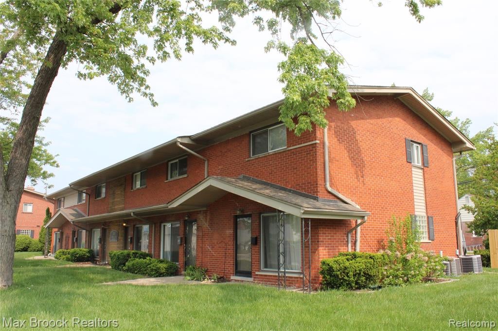 2500 Normandy Road, Unit 2 Royal Oak, MI 48073 - Photo 8 of 11 Gallery Image 8