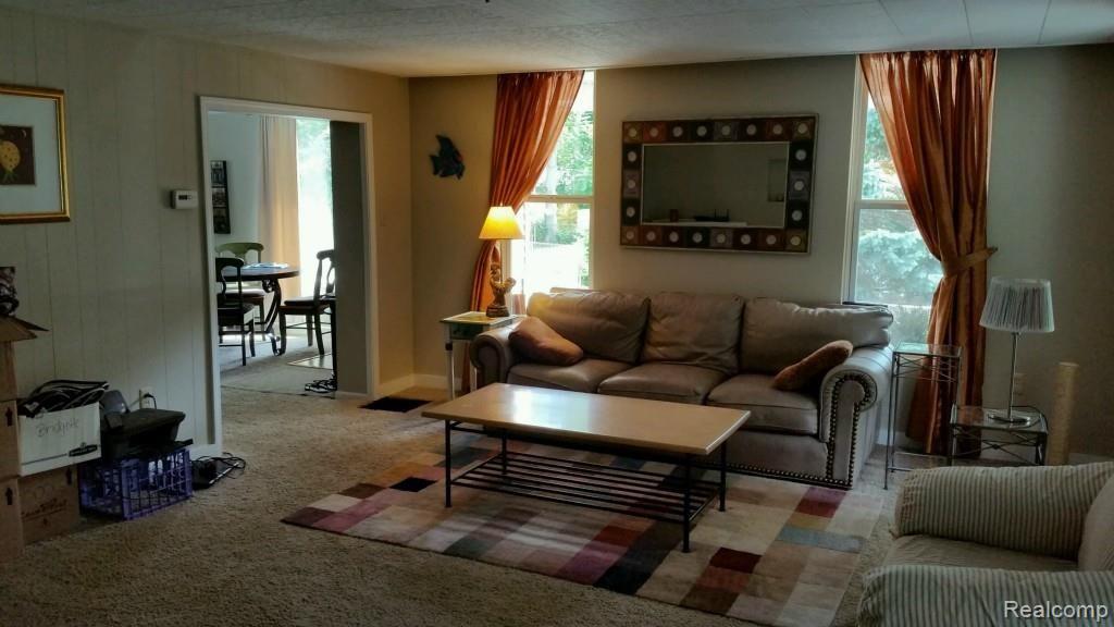 914 State Road Fenton, MI 48430 - Photo 4 of 6