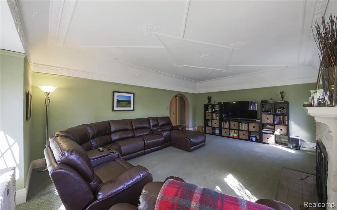 776-778 Trombley Road Grosse Pointe, MI 48230 - Photo 18 of 41 2nd Floor Living Room