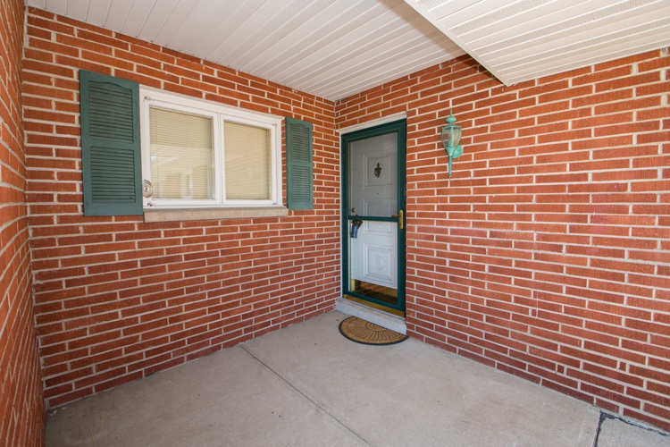 55705 Buckeye Road Mishawaka, IN 46545 - Photo 2 of 29 Gallery Image 2