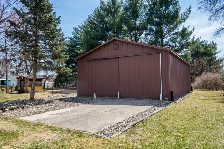 55705 Buckeye Road Mishawaka, IN 46545 - Photo 23 of 29 Gallery Image 23