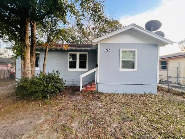 $1,000 | 1742 West Unit 26th Street, Jacksonville, FL 32209