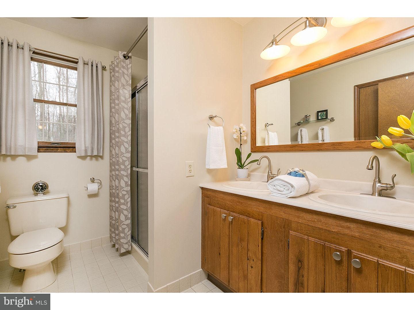 812 Fernwood Road Moorestown, NJ 08057 - Photo 13 of 25 Bathroom