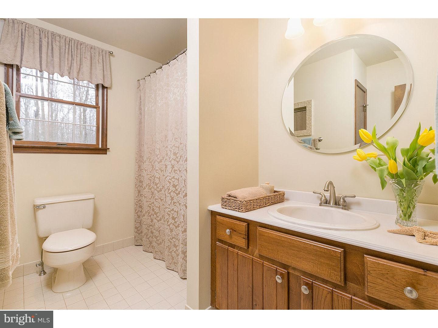 812 Fernwood Road Moorestown, NJ 08057 - Photo 15 of 25 Bathroom