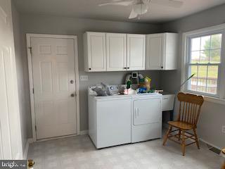 426 Clover Road Etters, PA 17319 - Photo 14 of 25 Oversized laundry mud room