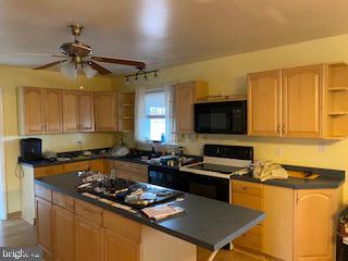 426 Clover Road Etters, PA 17319 - Photo 6 of 25 Kitchen 2