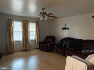 426 Clover Road Etters, PA 17319 - Photo 8 of 25 Living room