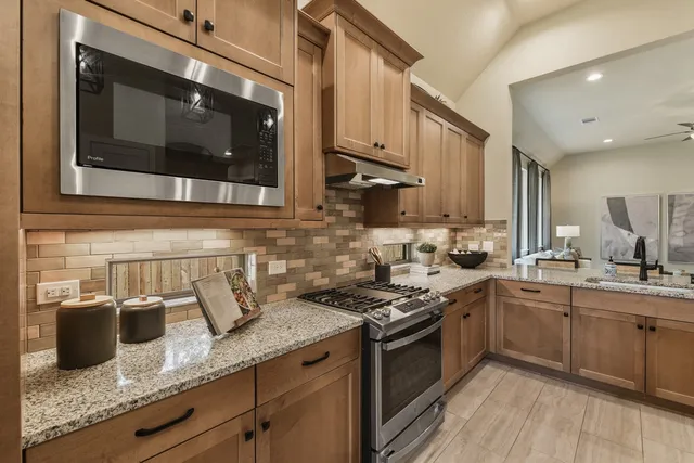 $430,000 | 13307 Valley Orchard, Tomball, TX 77375