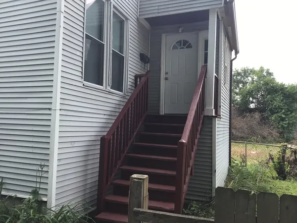 $2,200 | 8518 South Givins Court, Chicago, IL 60620