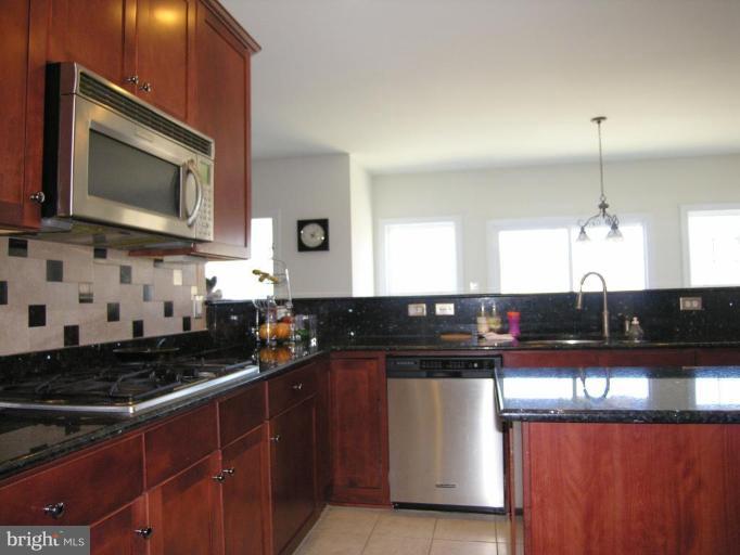 4133 Agency Loop Triangle, VA 22172 - Photo 4 of 30 Kitchen #3