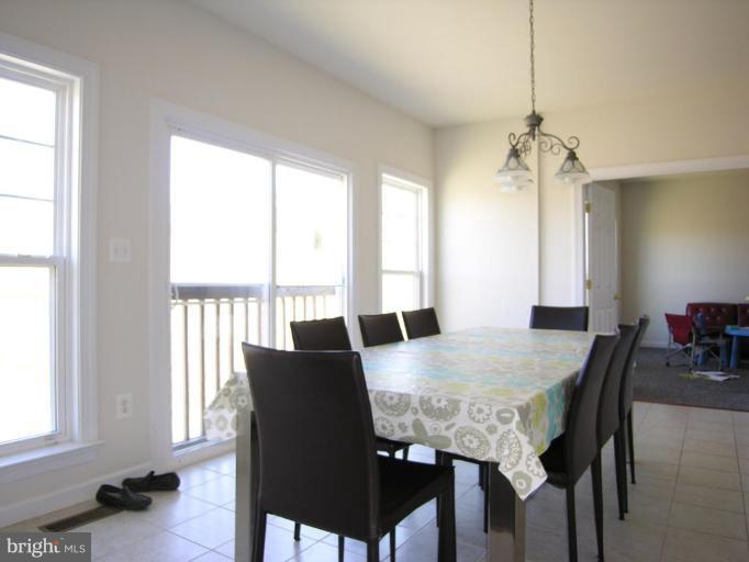 4133 Agency Loop Triangle, VA 22172 - Photo 10 of 30 Breakfast Area