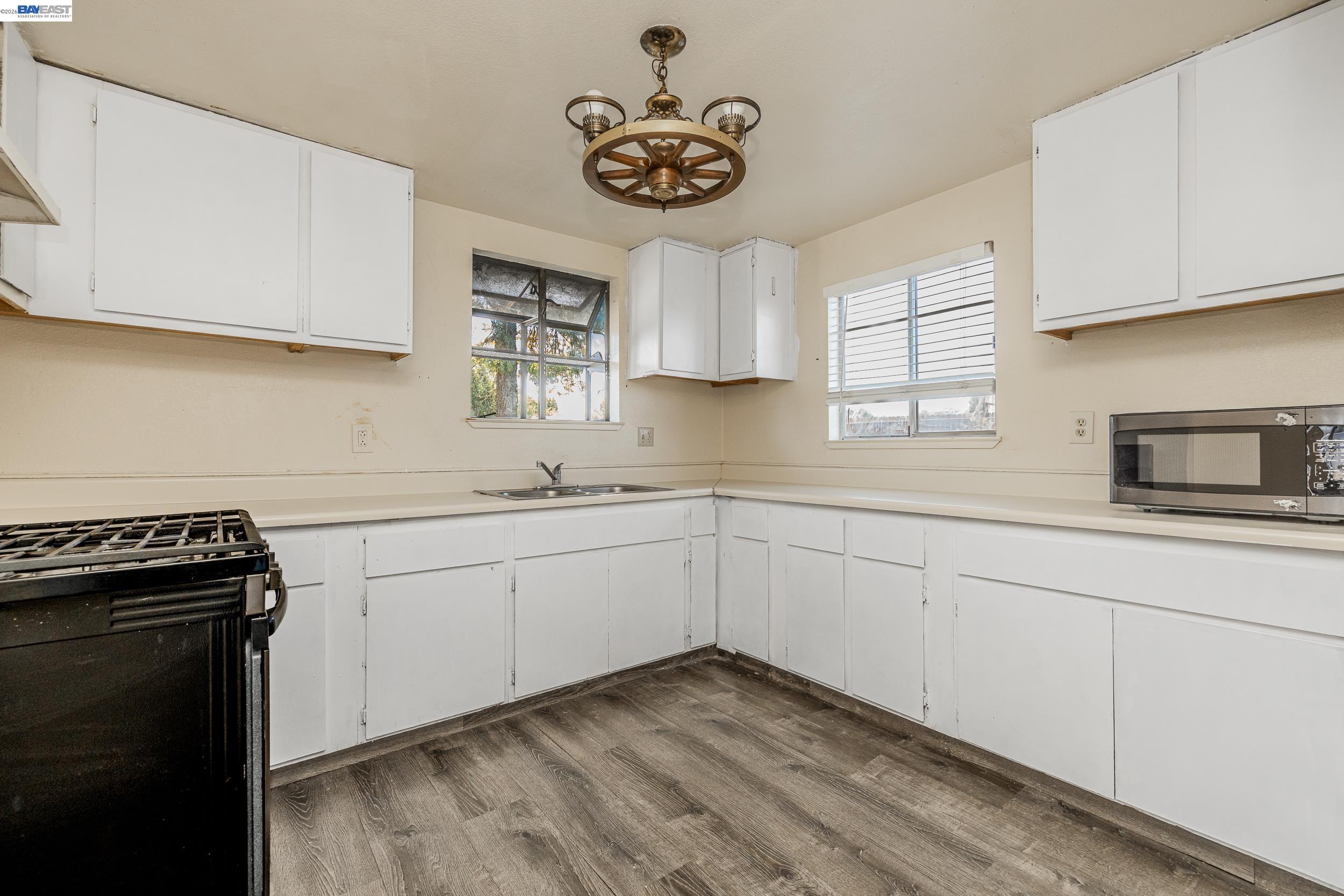 252 West Clover Road Tracy, CA 95376 - Photo 11 of 40