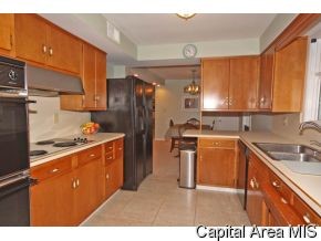 2 Lambert Lane Springfield, IL 62704 - Photo 4 of 12