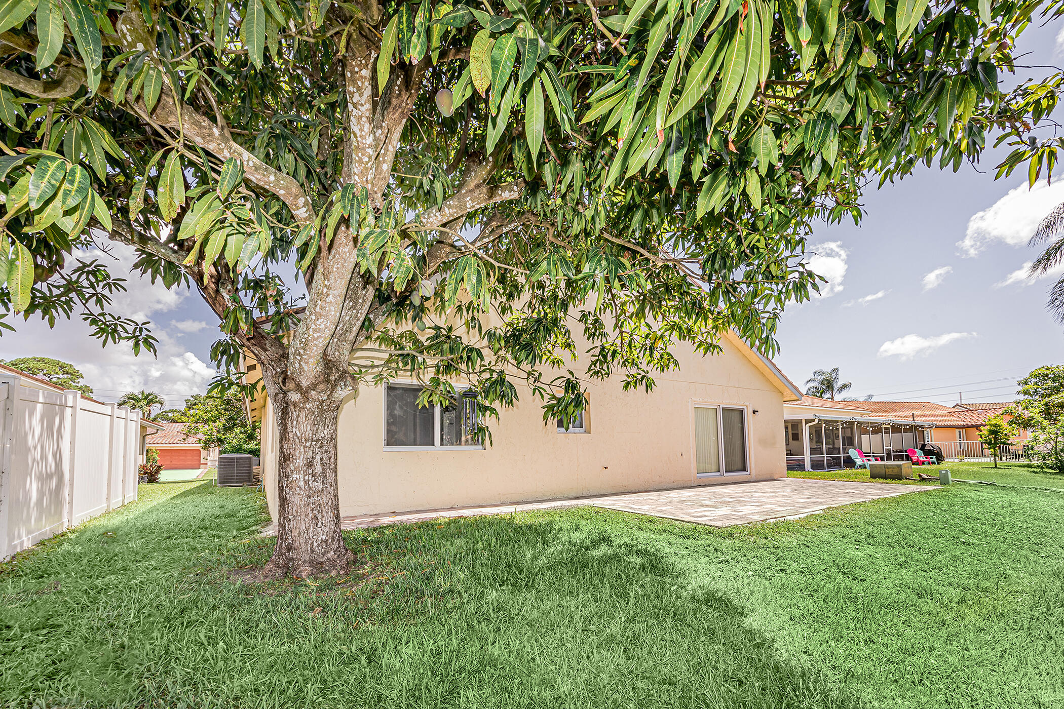 5148 Rosen Boulevard Boynton Beach, FL 33472 - Photo 19 of 50 0007_9086