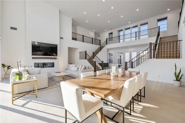 $1,950,000 | 24152 West Corte Ala, Valencia, CA 91354