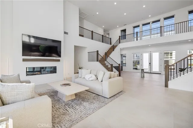 $1,950,000 | 24152 West Corte Ala, Valencia, CA 91354