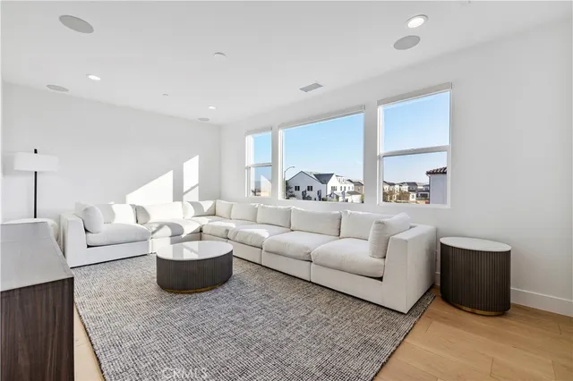 $1,950,000 | 24152 West Corte Ala, Valencia, CA 91354