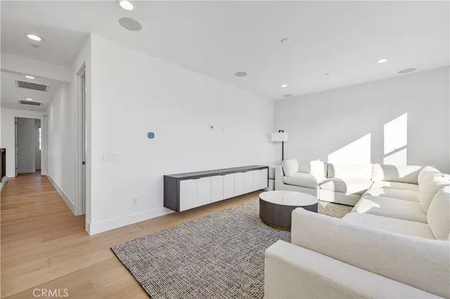 $1,950,000 | 24152 West Corte Ala, Valencia, CA 91354