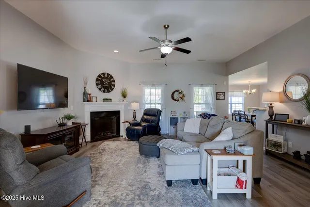 $319,500 | 115 Kenmore Court, New Bern, NC 28560