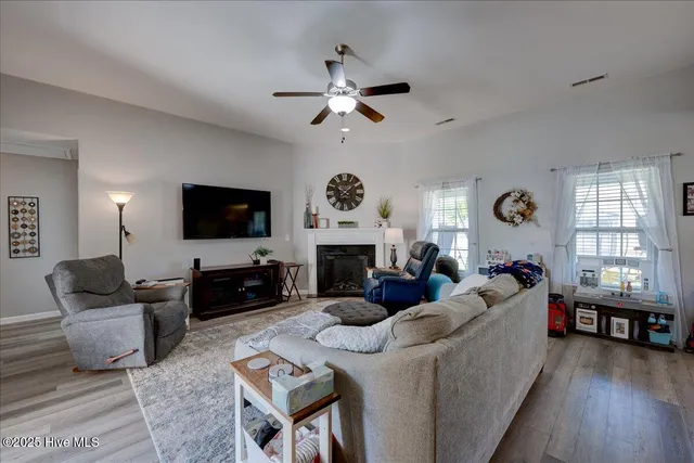 $319,500 | 115 Kenmore Court, New Bern, NC 28560