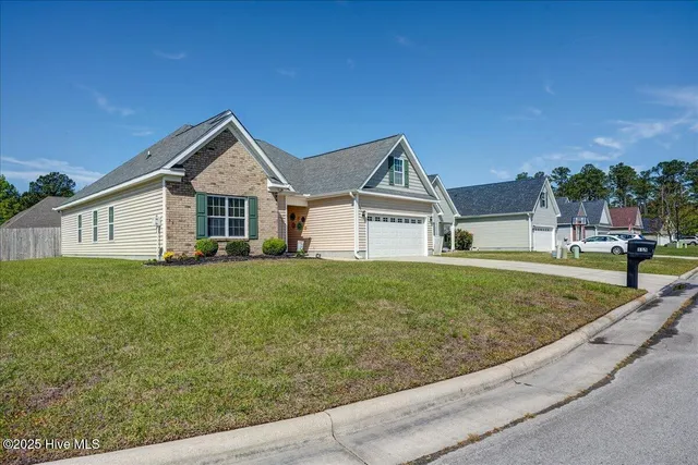 $319,500 | 115 Kenmore Court, New Bern, NC 28560
