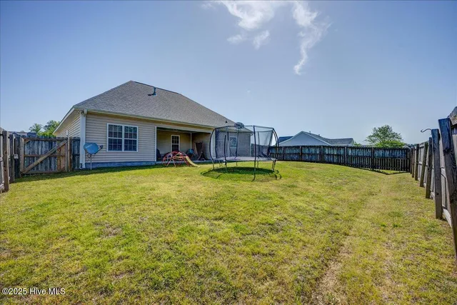 $319,500 | 115 Kenmore Court, New Bern, NC 28560