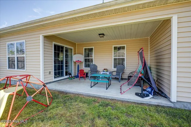 $319,500 | 115 Kenmore Court, New Bern, NC 28560