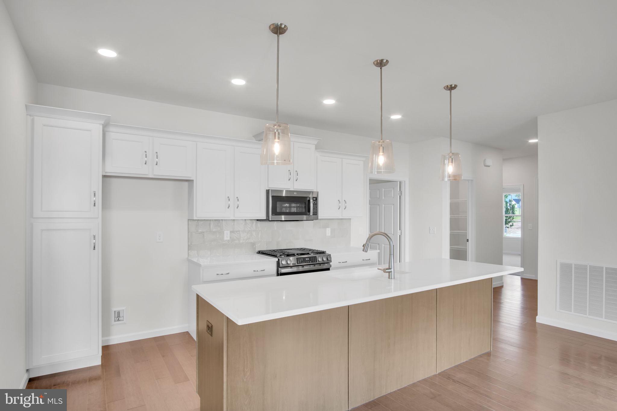 855 Shadowbrooke Dover, PA 17315 - Photo 3 of 12 Kitchen